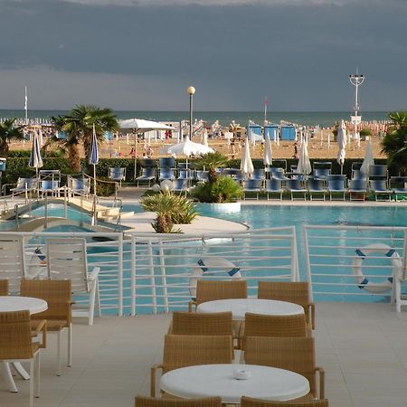 Majestic Beach Hotel & Wellness Bibione Exterior photo