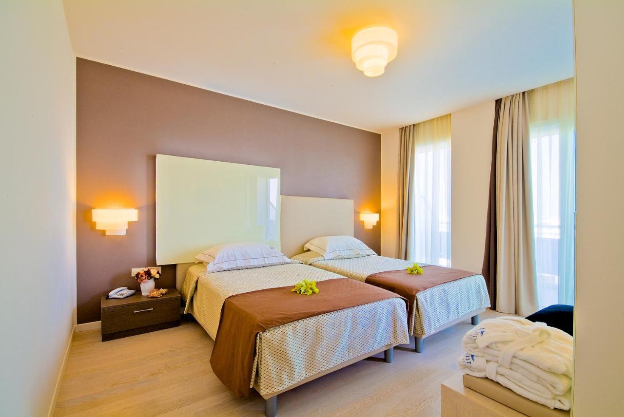 Majestic Beach Hotel & Wellness Bibione Exterior photo