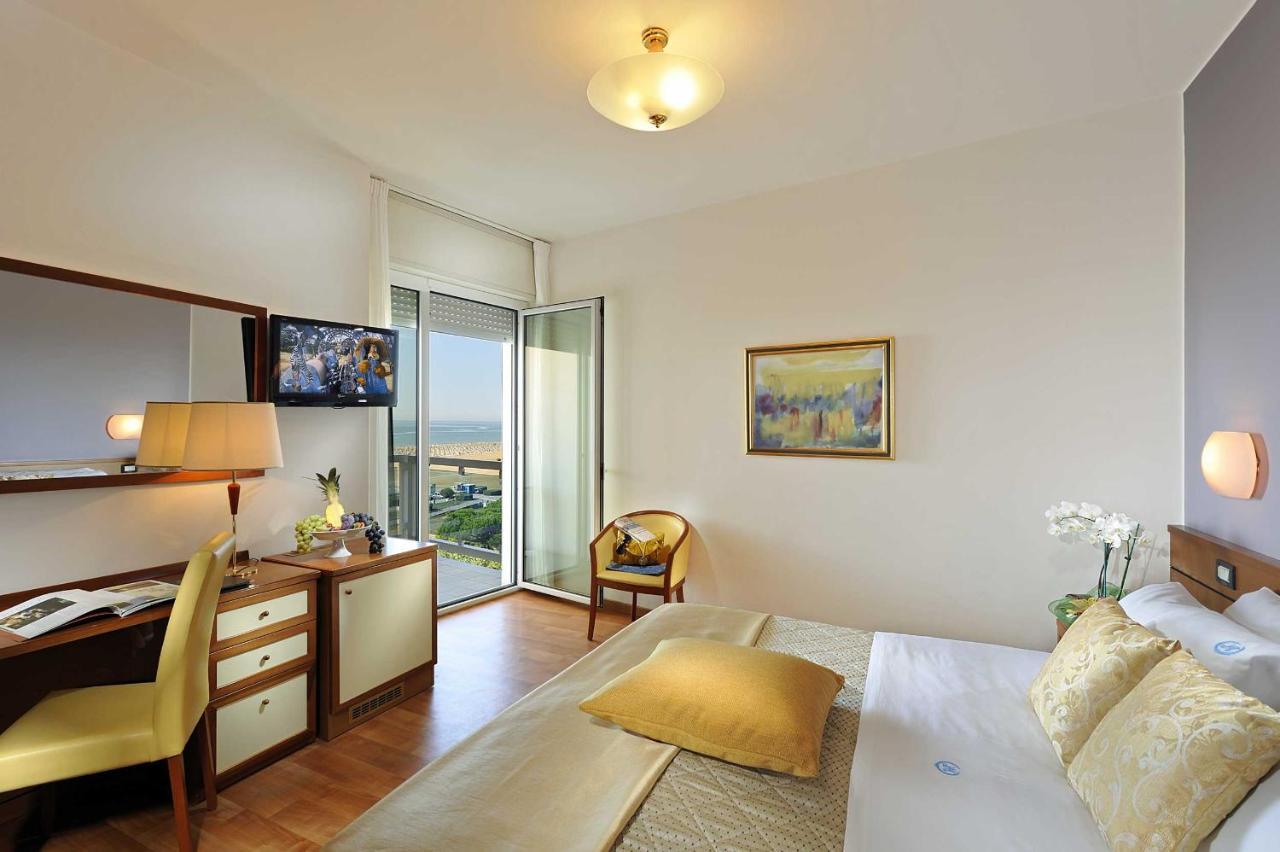 Majestic Beach Hotel & Wellness Bibione Exterior photo