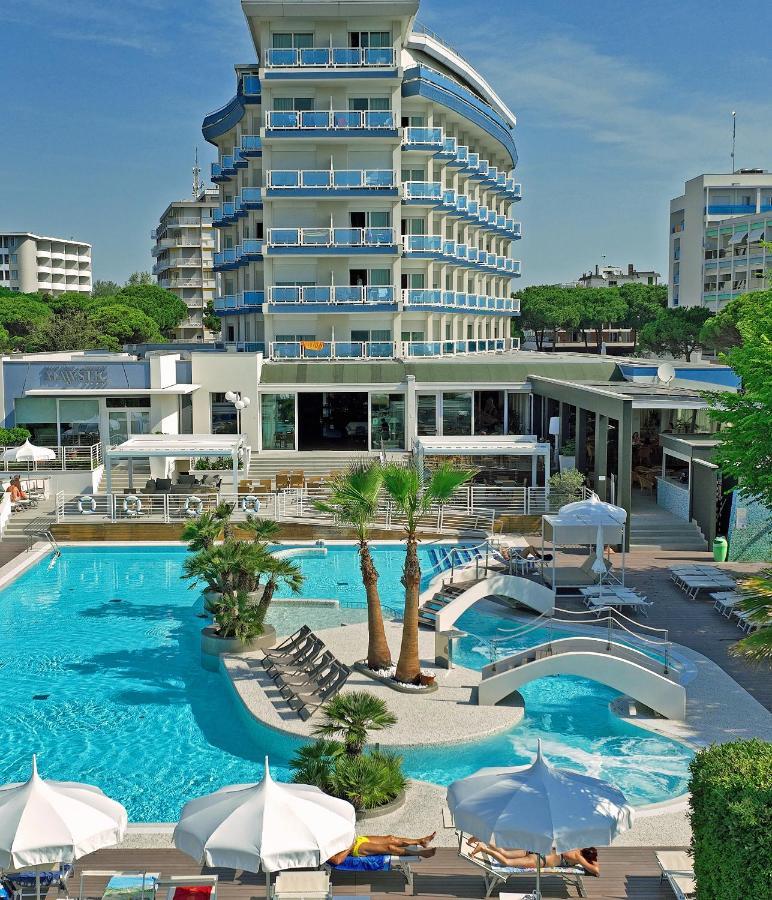 Majestic Beach Hotel & Wellness Bibione Exterior photo