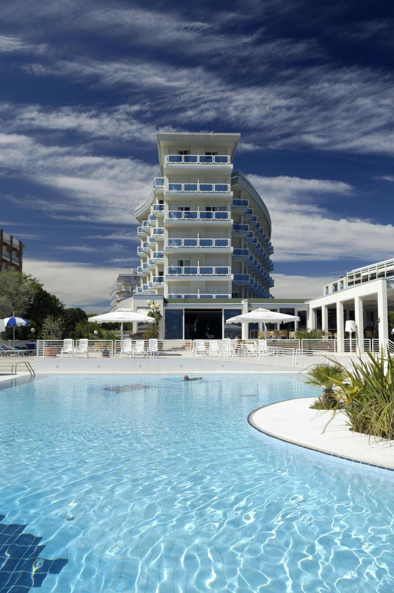 Majestic Beach Hotel & Wellness Bibione Exterior photo
