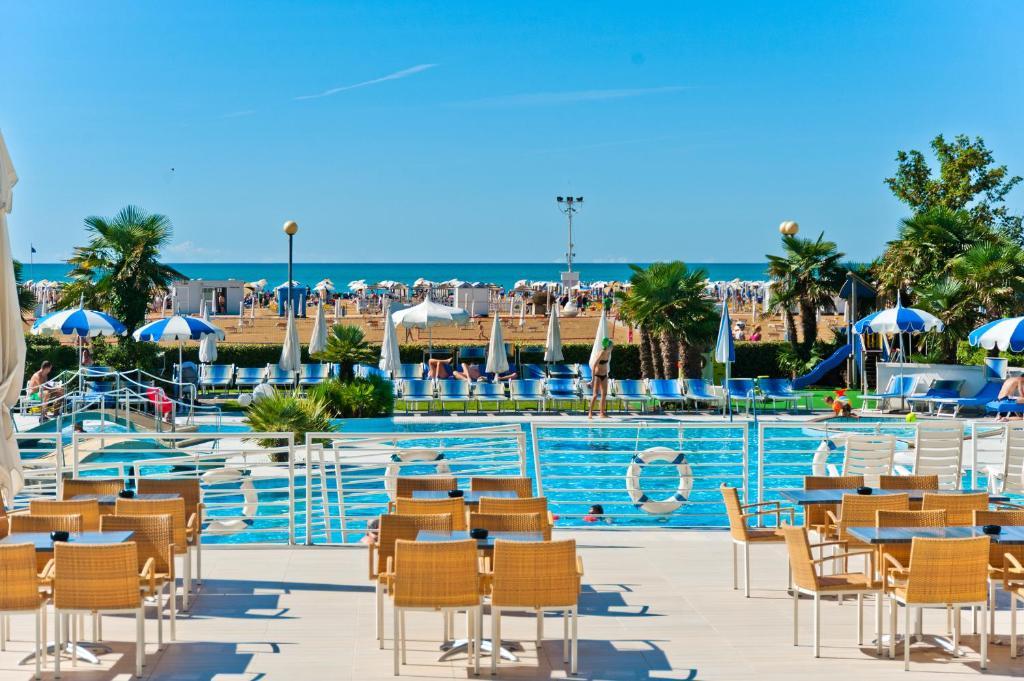 Majestic Beach Hotel & Wellness Bibione Exterior photo