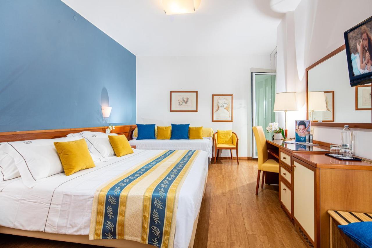Majestic Beach Hotel & Wellness Bibione Exterior photo